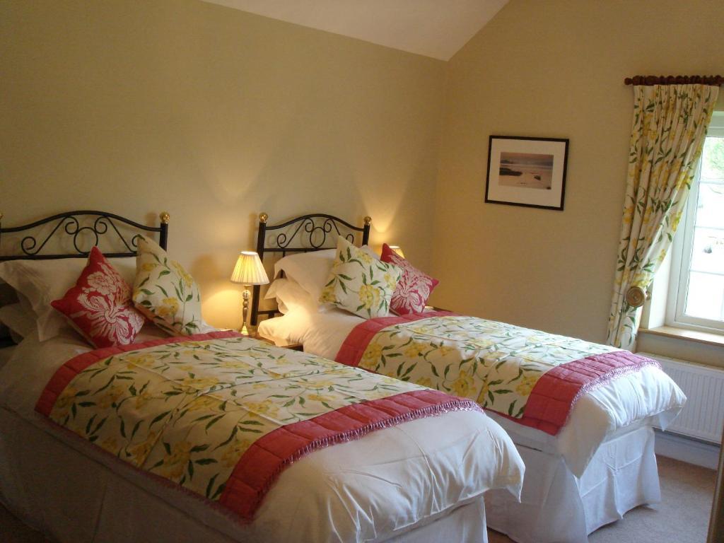 The Paddock Bed and Breakfast Haverfordwest Rum bild